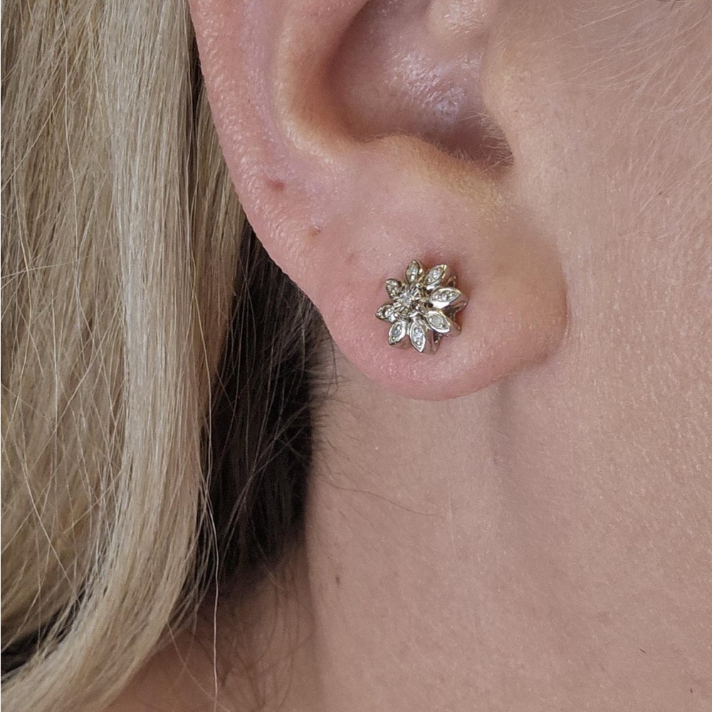 Diamond earrings - Picture 2 of 4